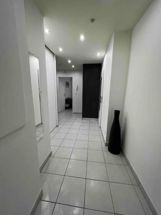 Tres Bel Appartement Entre Paris Et Disneyland ลอเยอส์ ภายนอก รูปภาพ