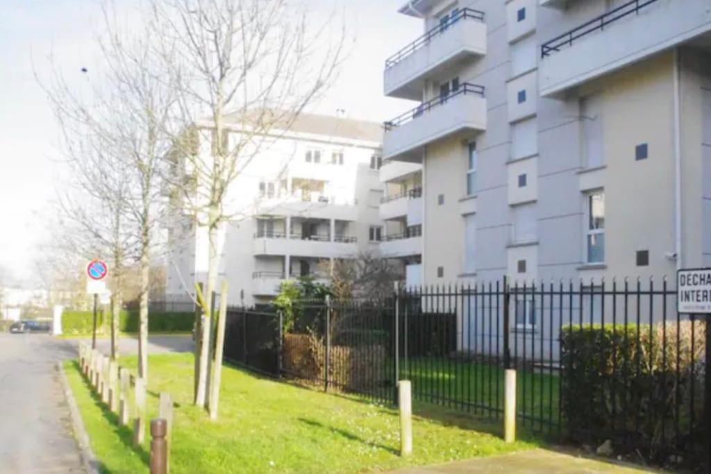 Tres Bel Appartement Entre Paris Et Disneyland ลอเยอส์ ภายนอก รูปภาพ